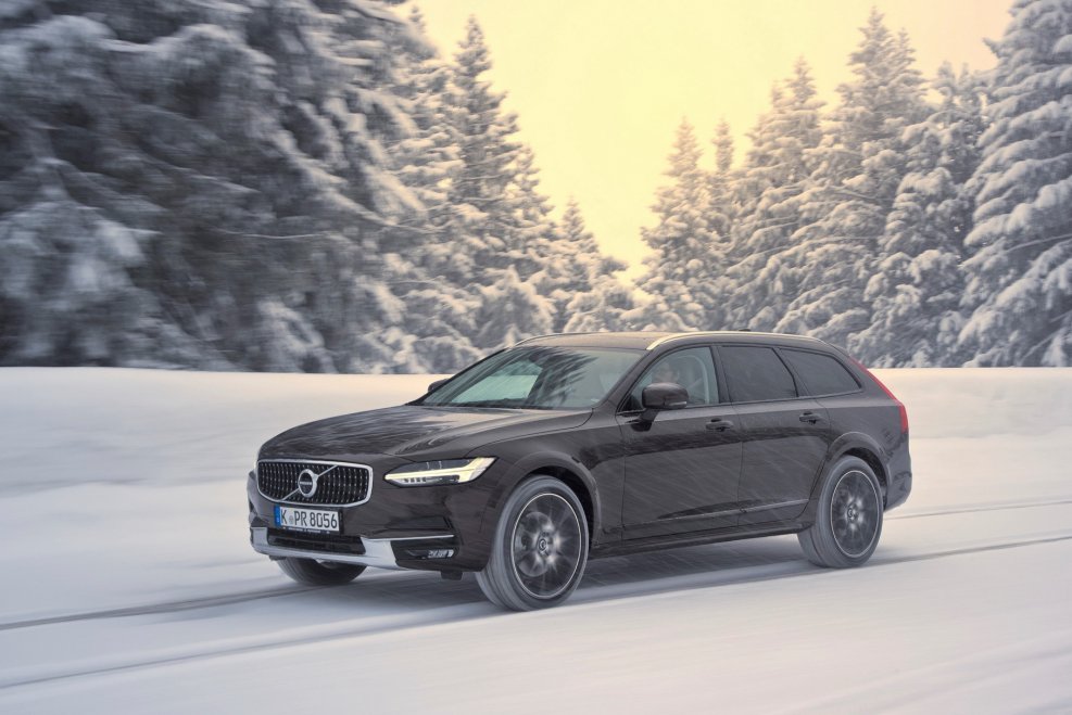 Вольво v90 Cross Country 2020