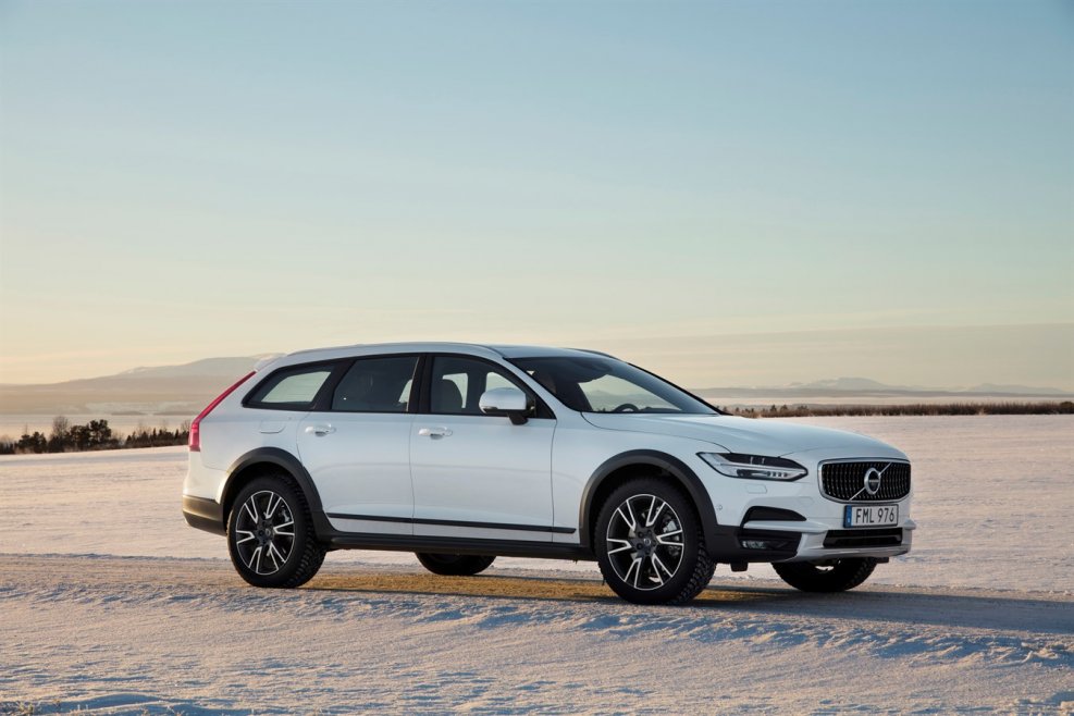 Volvo v90 Cross Country