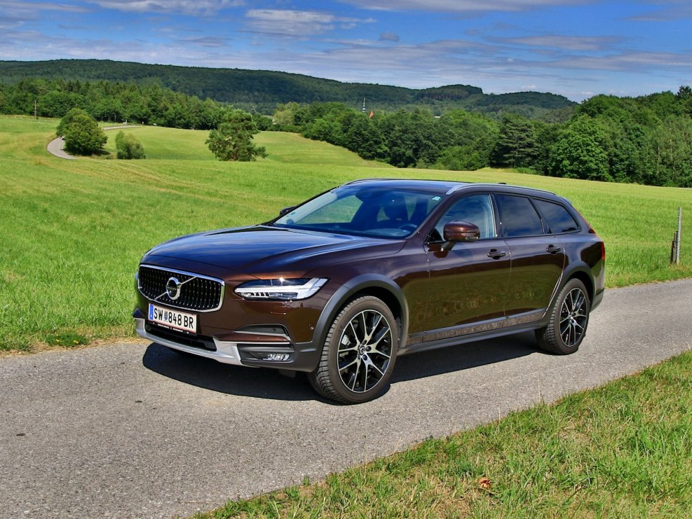 Volvo v90 Cross Country