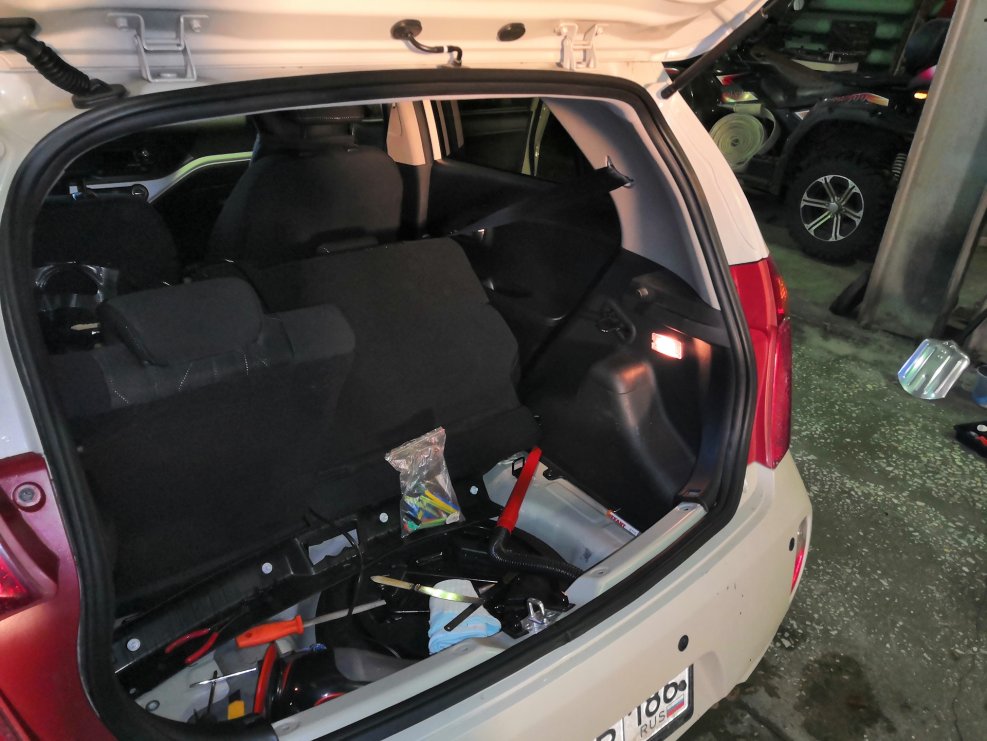 Kia Picanto багажник