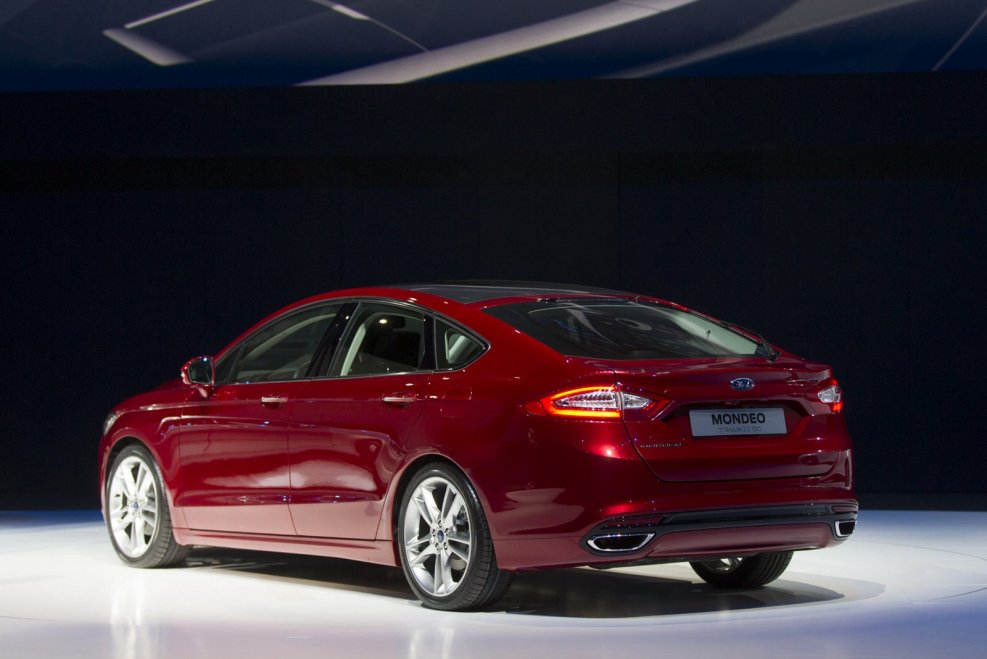 Ford Mondeo 5 лифтбек