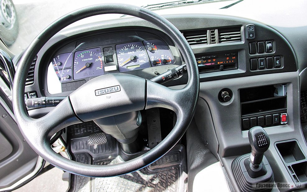 Фильтр салонный на Isuzu Elf