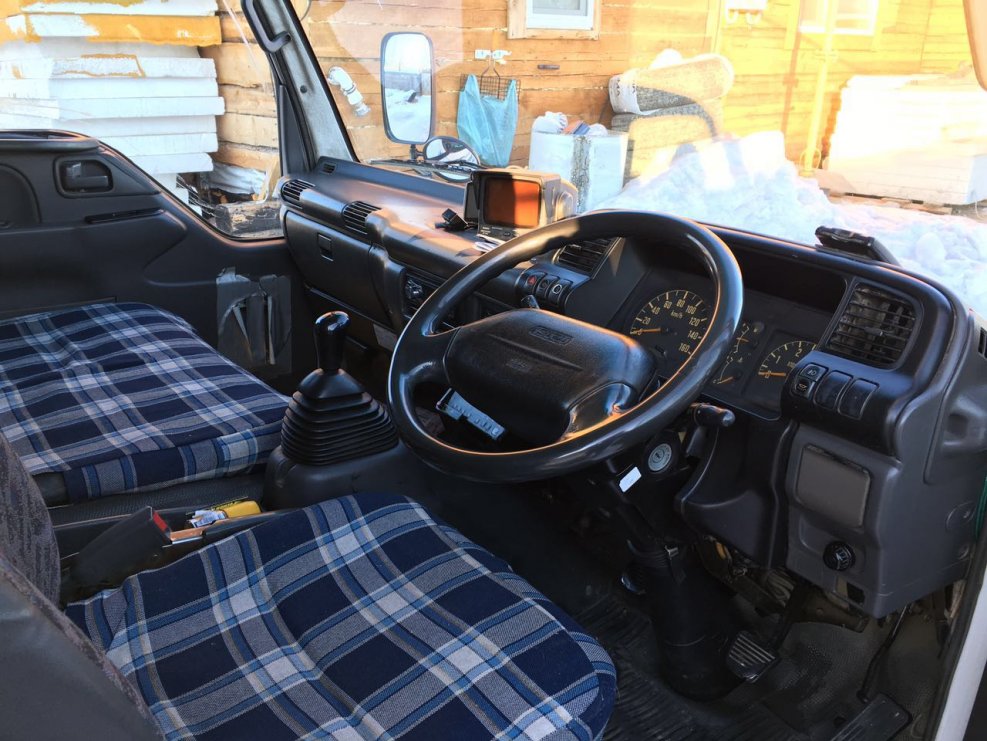 Isuzu Elf 3.5 кабина