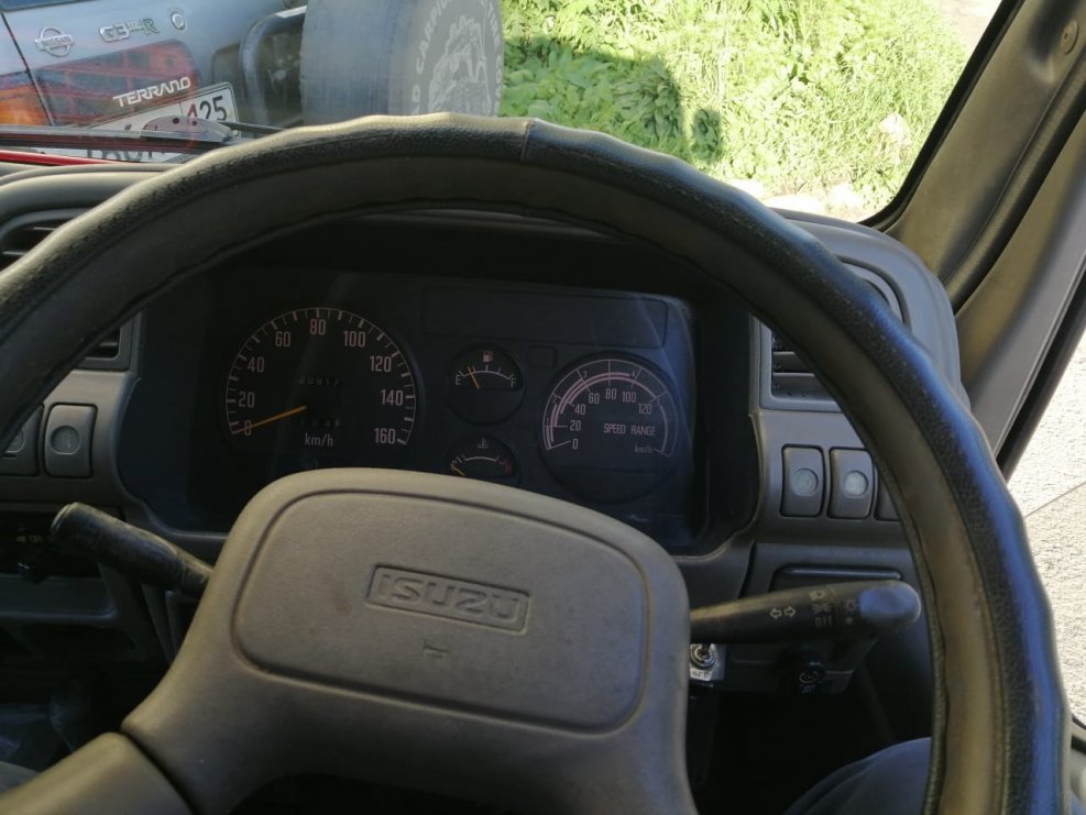 Isuzu Elf верхняя полка