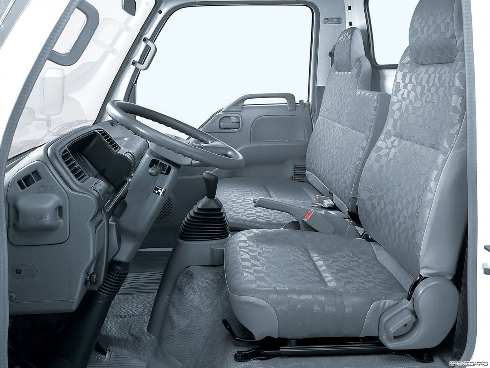 Isuzu Elf 2001 сиденья