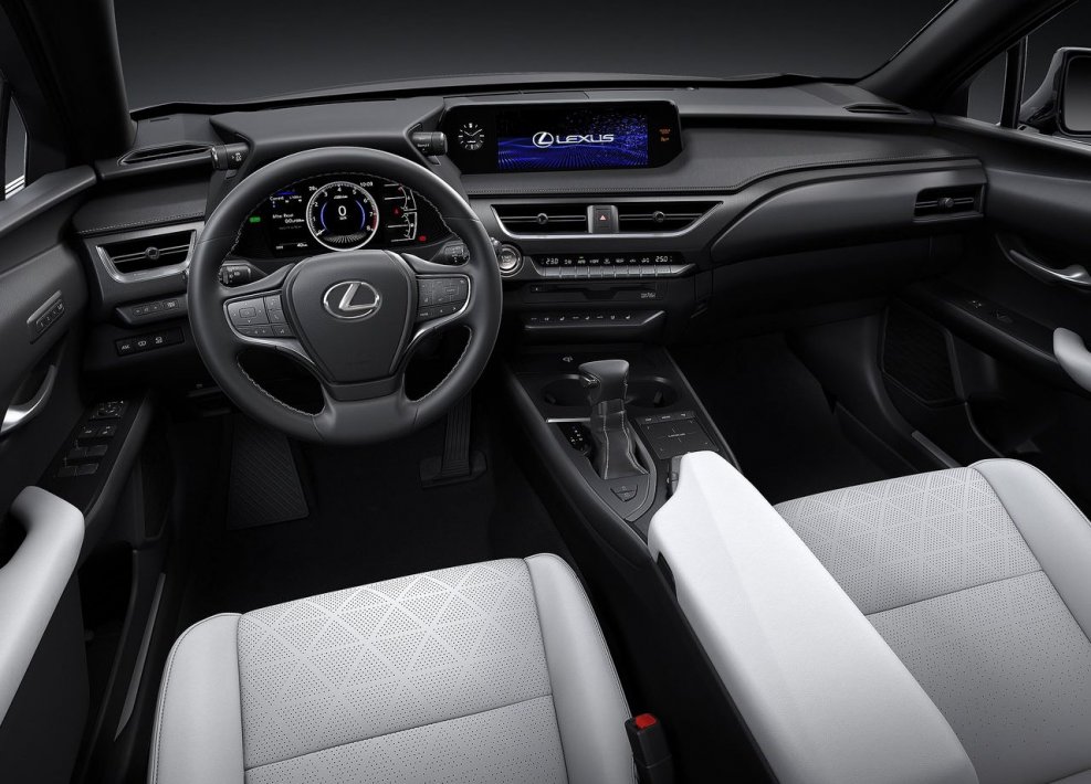 Lexus UX 200 салон