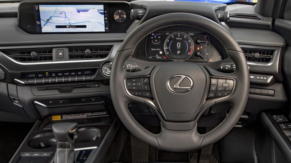Lexus UX 200 салон