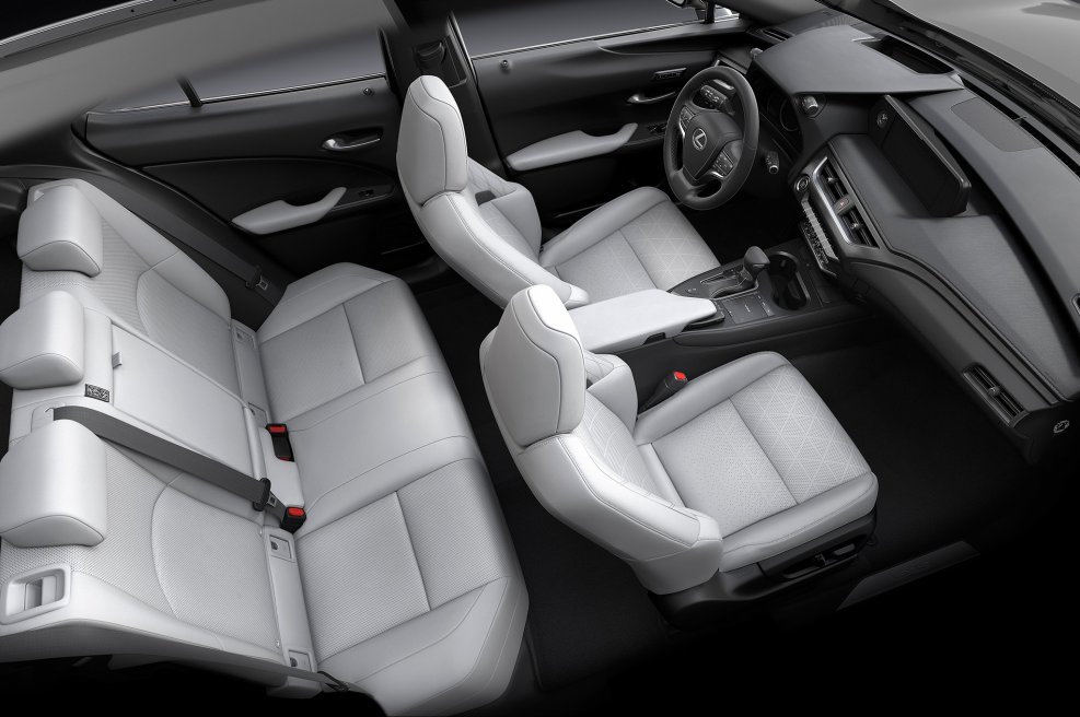 Lexus UX 300e 2021