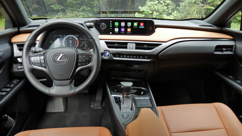 Lexus UX 2019 салон