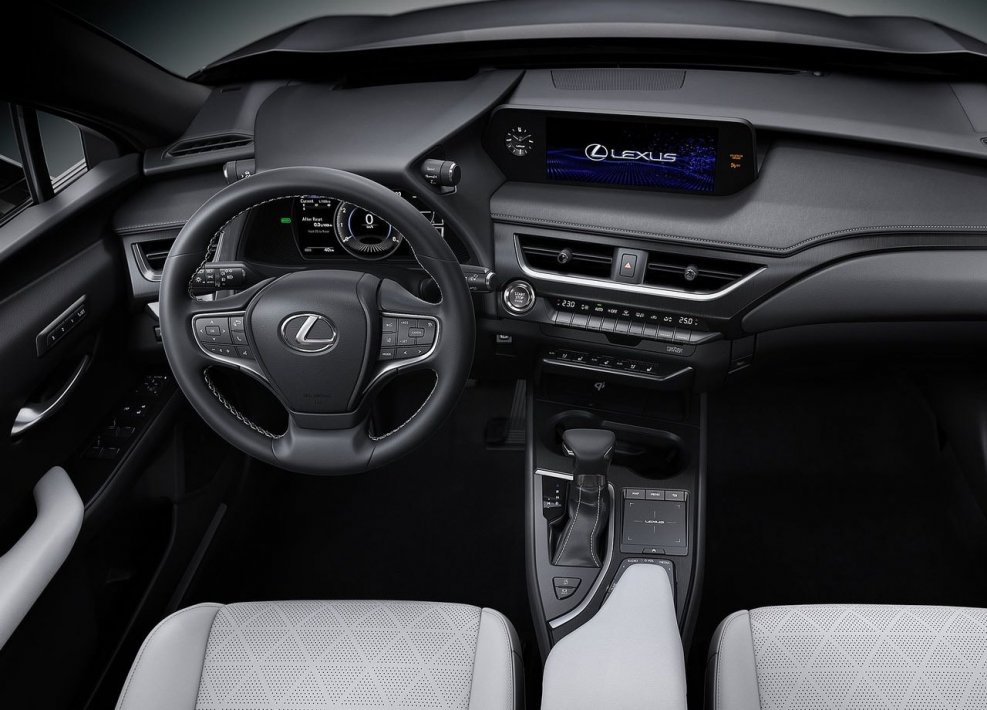 Lexus UX 200 салон