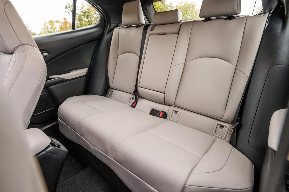 Lexus UX 2020 салон