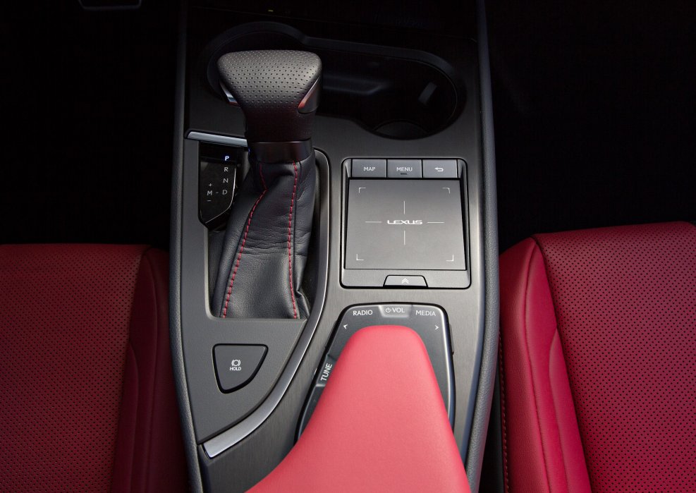 Lexus UX 2020 салон