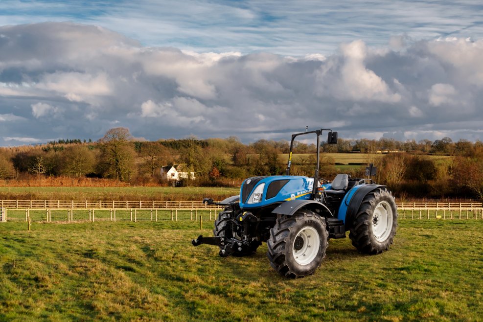 Трактор versatile New Holland
