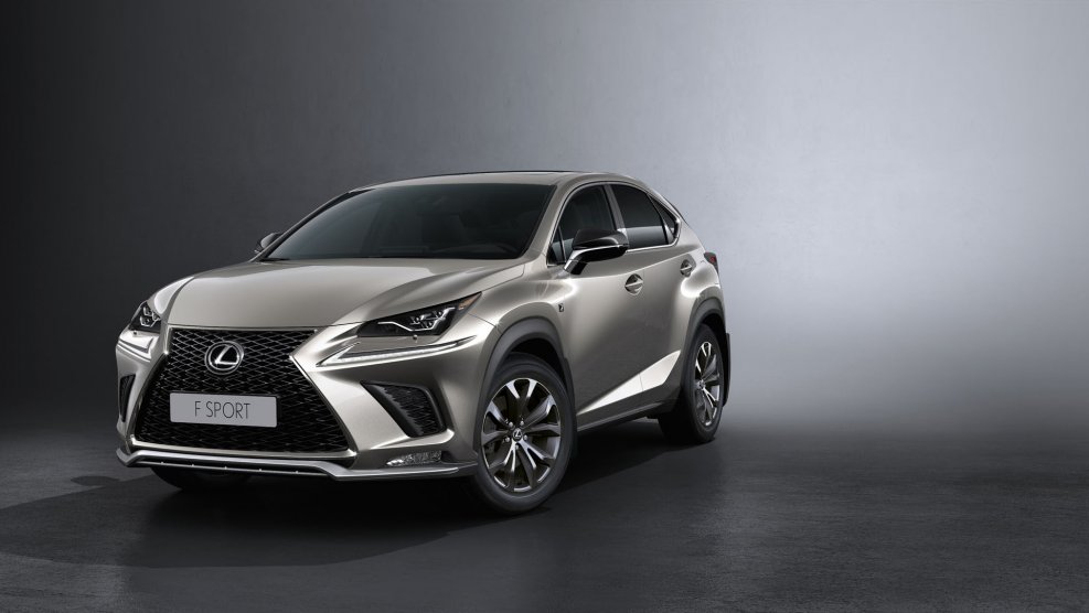 Lexus 700