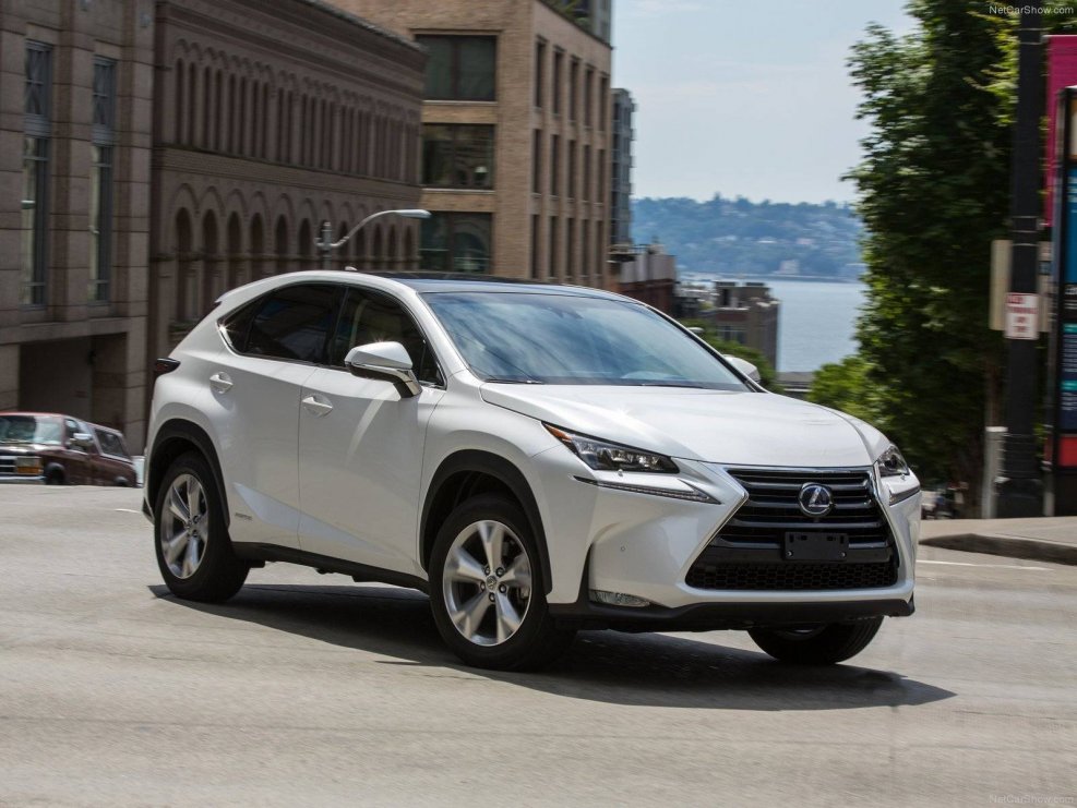 Lexus NX 300 белый