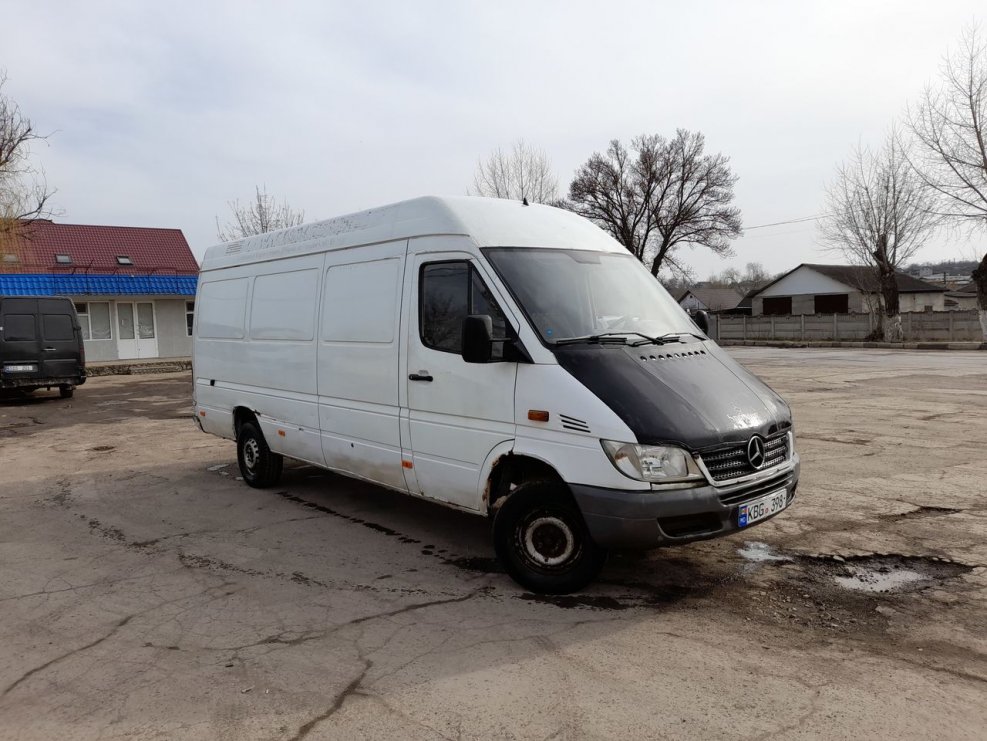 Автобус Мерседес 2003 года выпуска