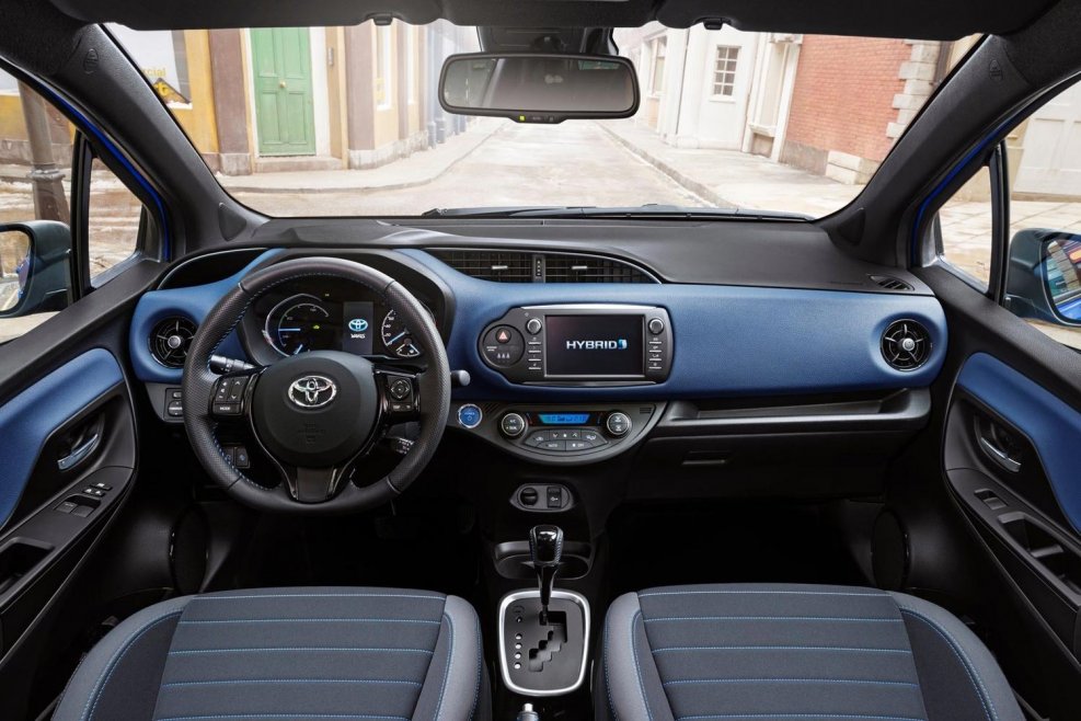 Toyota Yaris 2020 салон