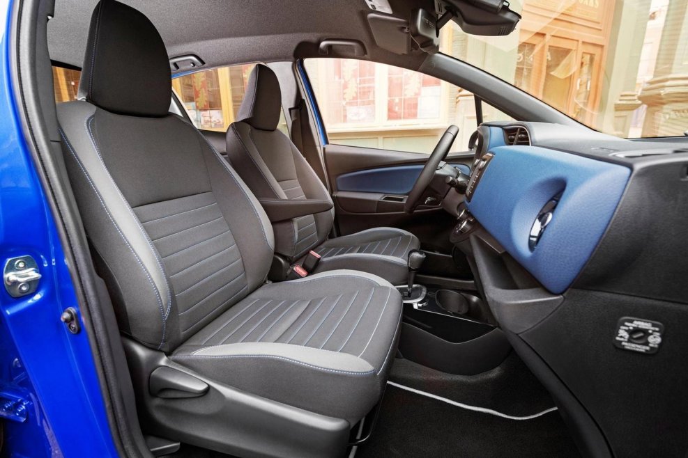 Toyota Yaris салон