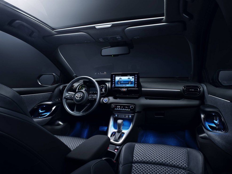 Toyota Yaris 2020 салон