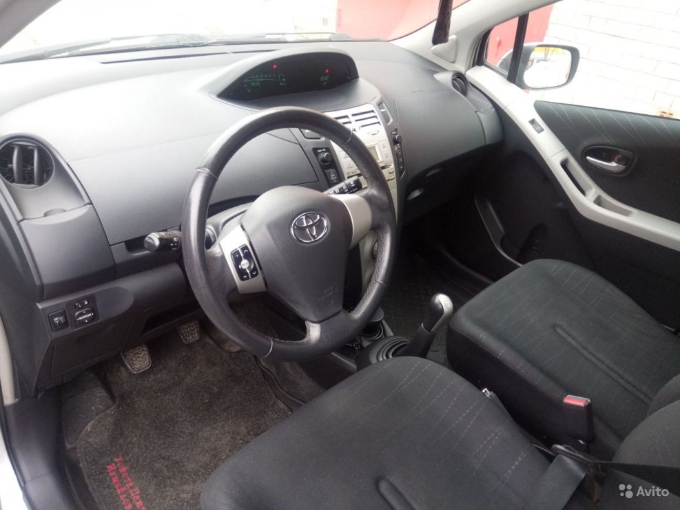 Toyota Yaris 2007 салон