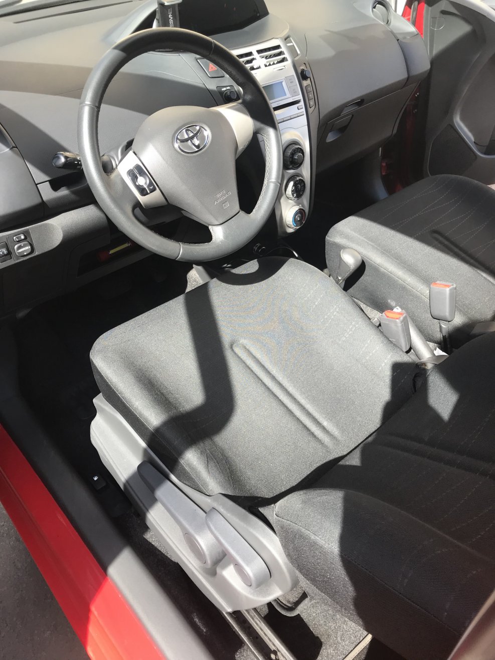 Toyota Yaris 2008 салон