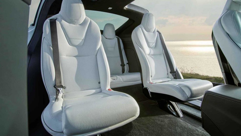 Tesla model x салон
