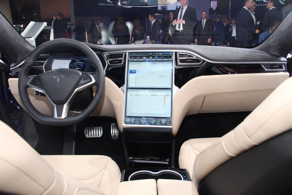 Tesla model s p90d салон