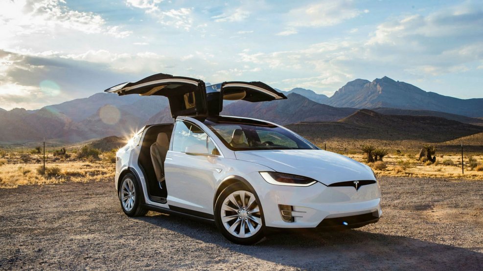 Интерфейс Tesla model s