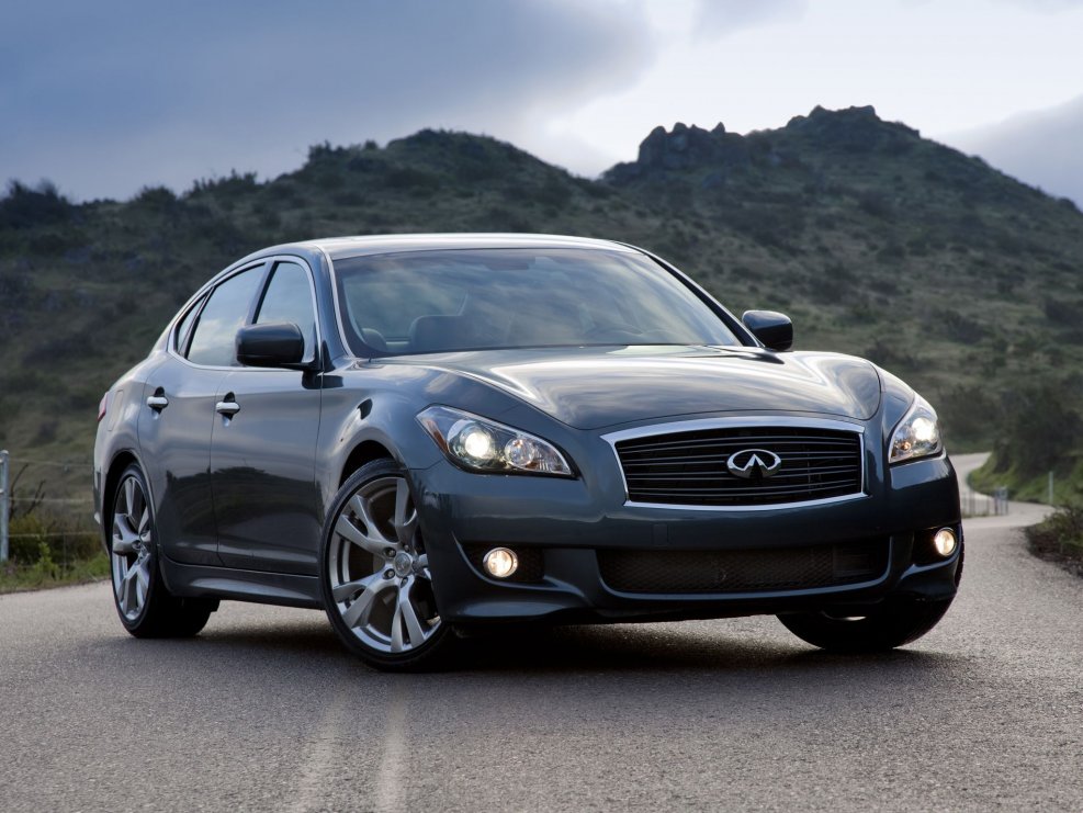 Инфинити седан q70