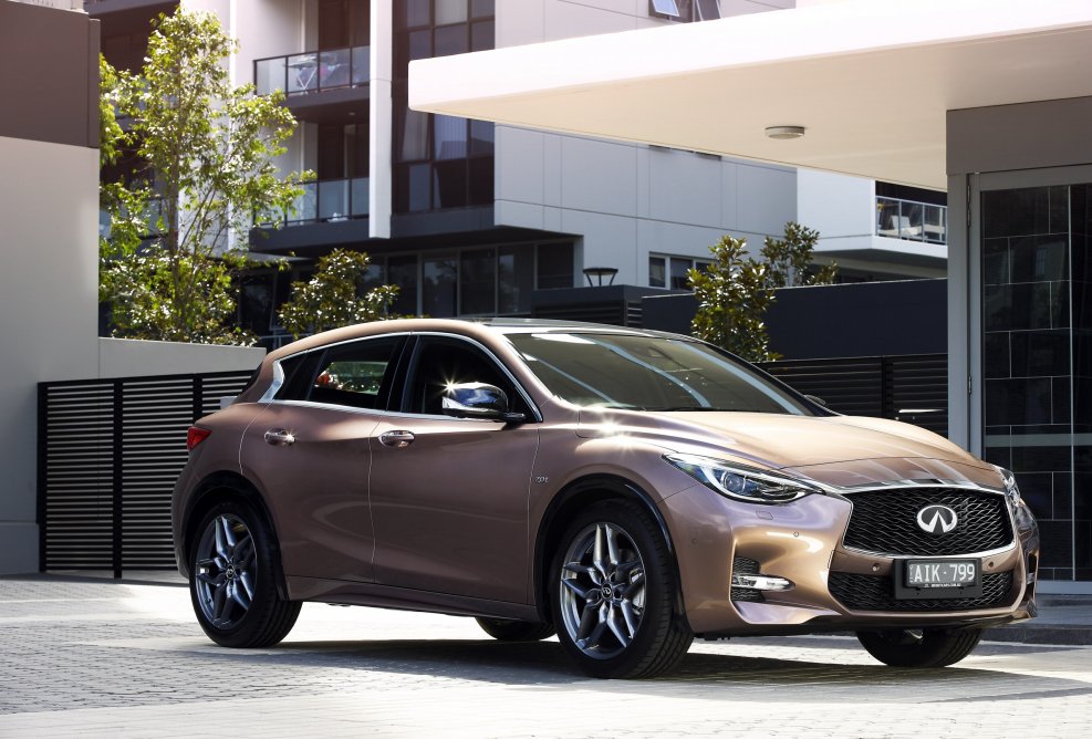 Infiniti q30 2016