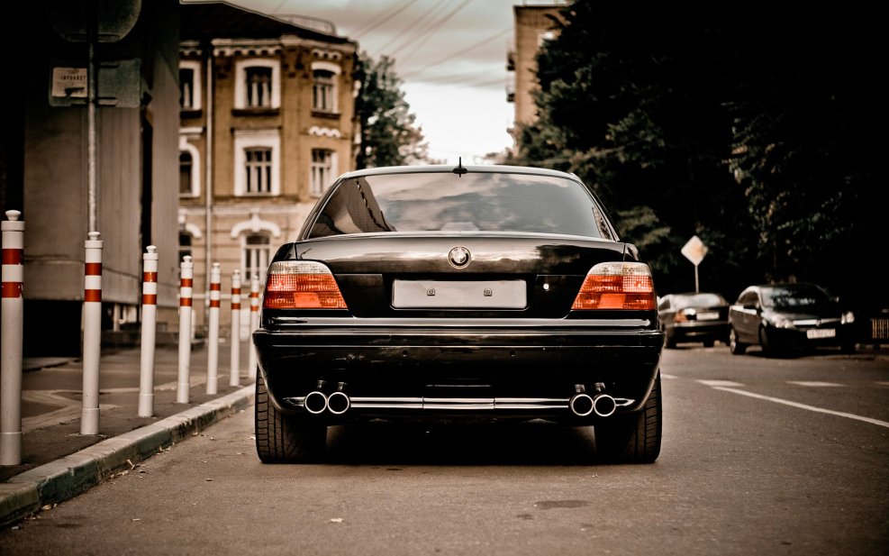 BMW 750 e38