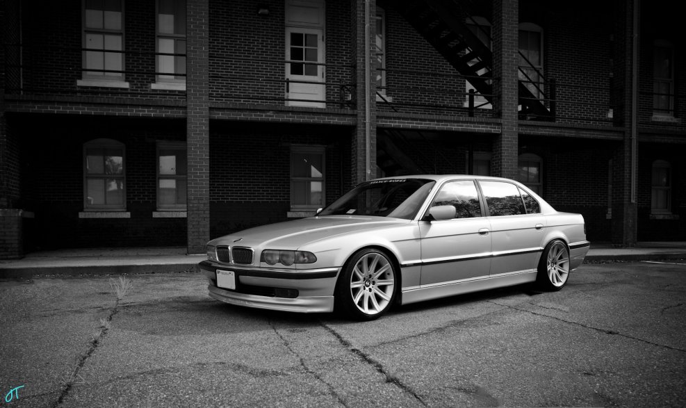 BMW e38 белая