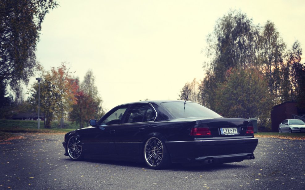 BMW 7 e38 stance
