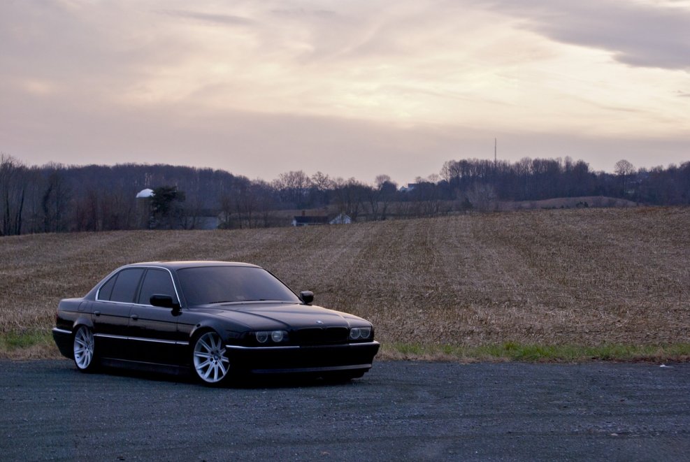 BMW e38 740 Black