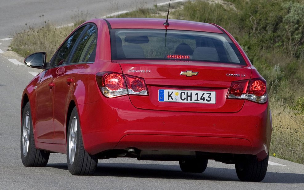 Chevrolet Cruze 2009 сзади