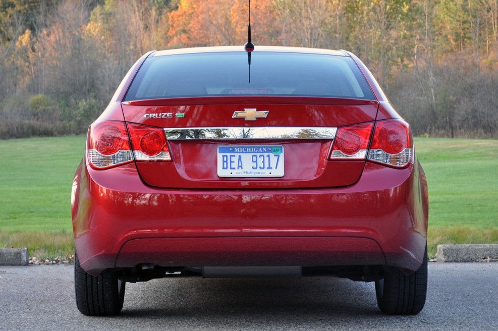Chevrolet Cruze 2011 сзади