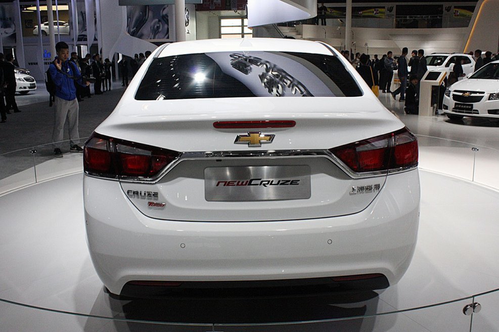 Chevrolet Cruze 2015 зад