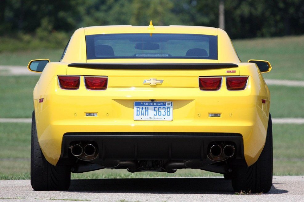 Chevrolet Camaro SS 2020 сзади