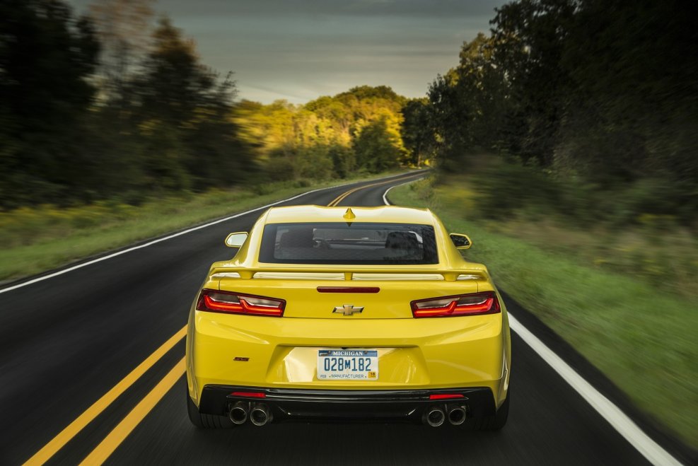 Chevrolet Camaro 2016 сзади