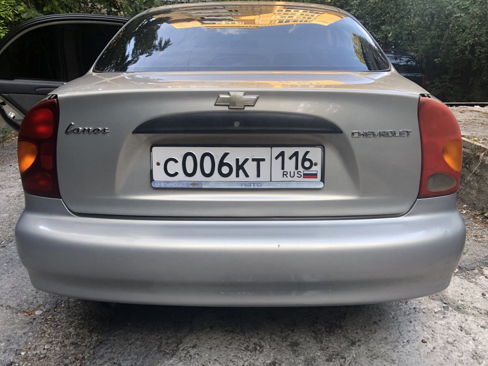Chevrolet lanos зад