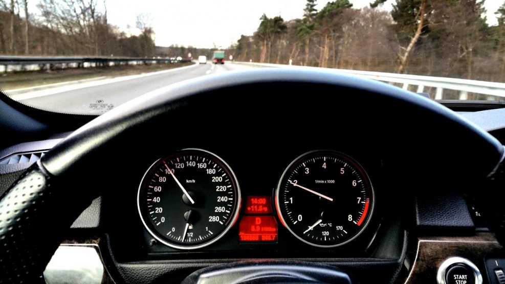 БМВ м5 скорость