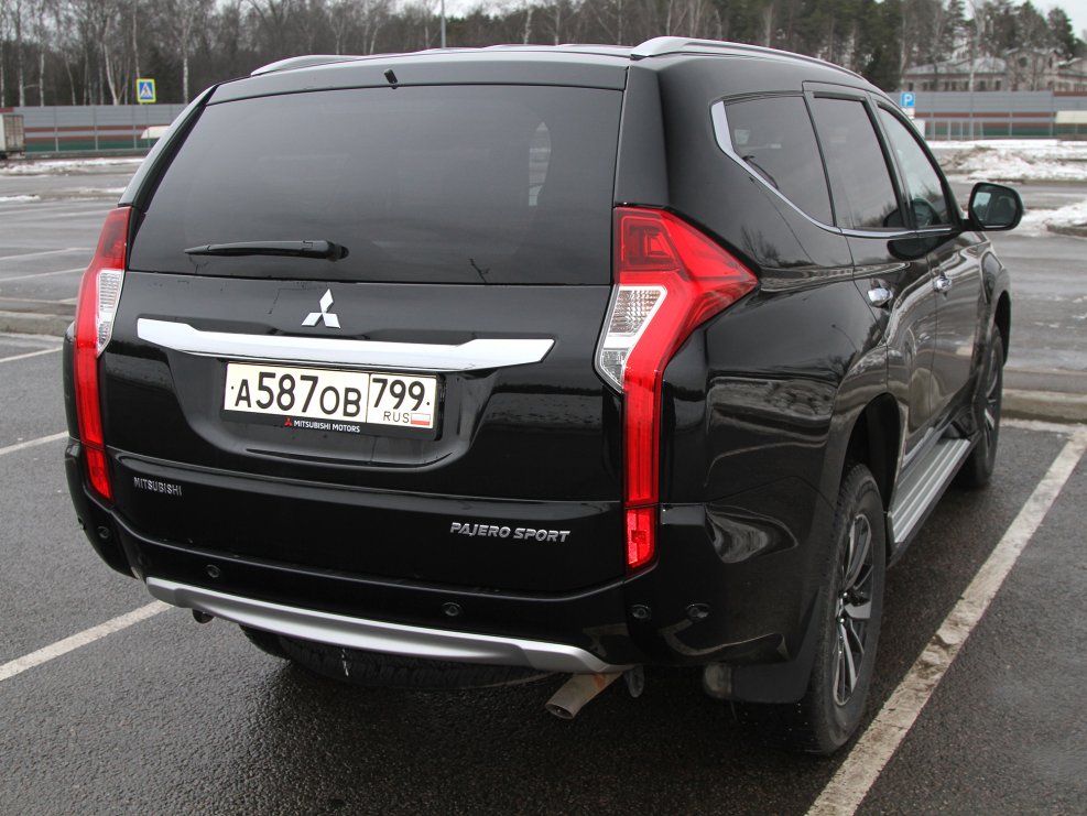 Pajero Sport 2010 сзади