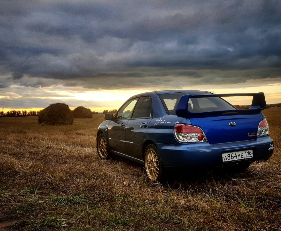 Subaru Impreza синяя