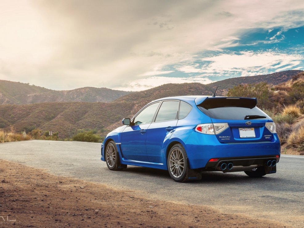 Subaru Impreza WRX синяя