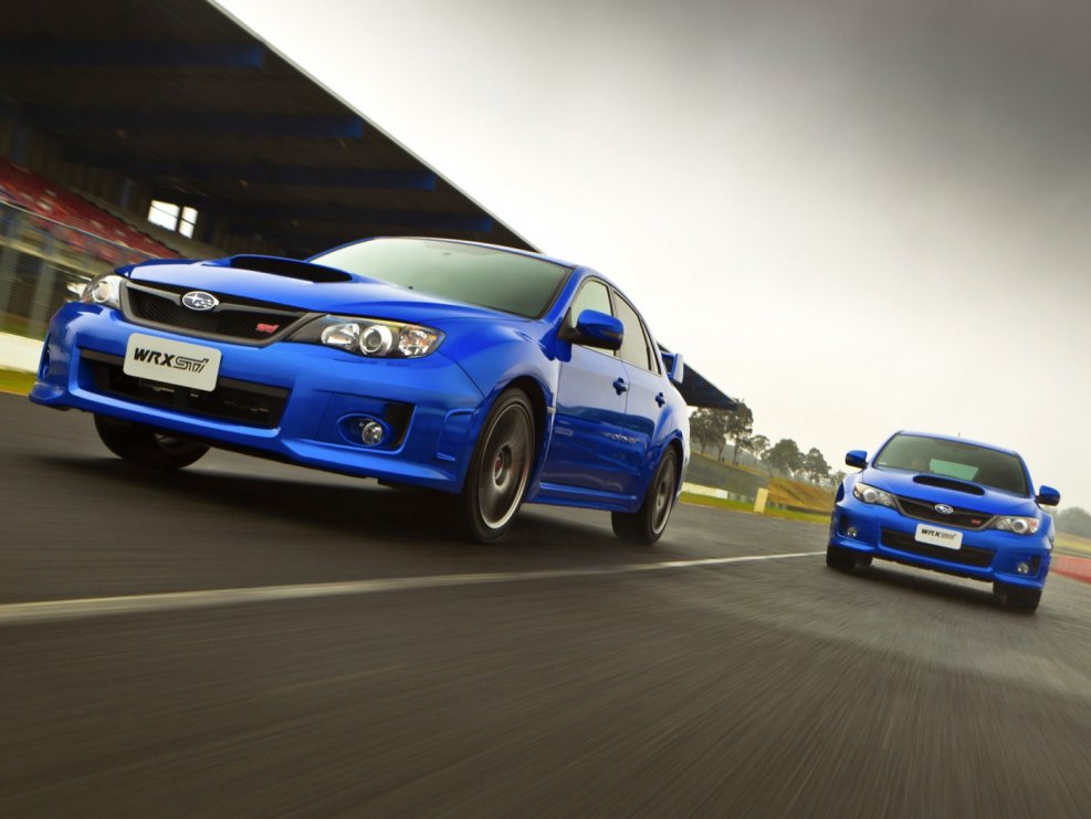 Машина Субару Импреза WRX STI синяя