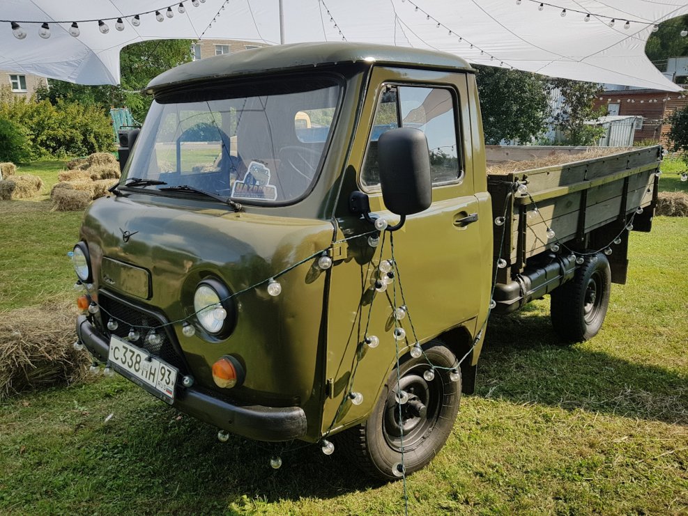 УАЗ 3303 бортовой
