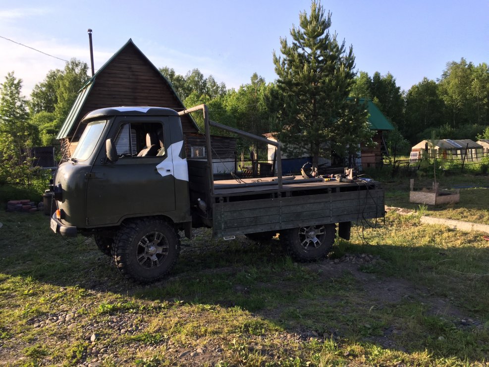 УАЗ грузовой 3303 самосвал