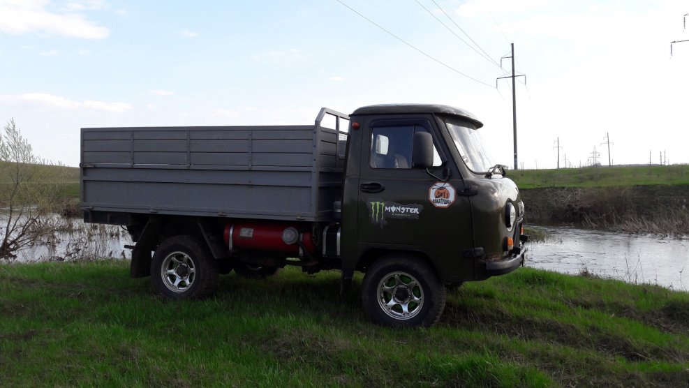 УАЗ 3303 бортовой военный