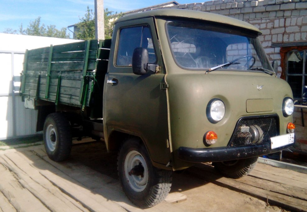 УАЗ грузовой 3303 салон