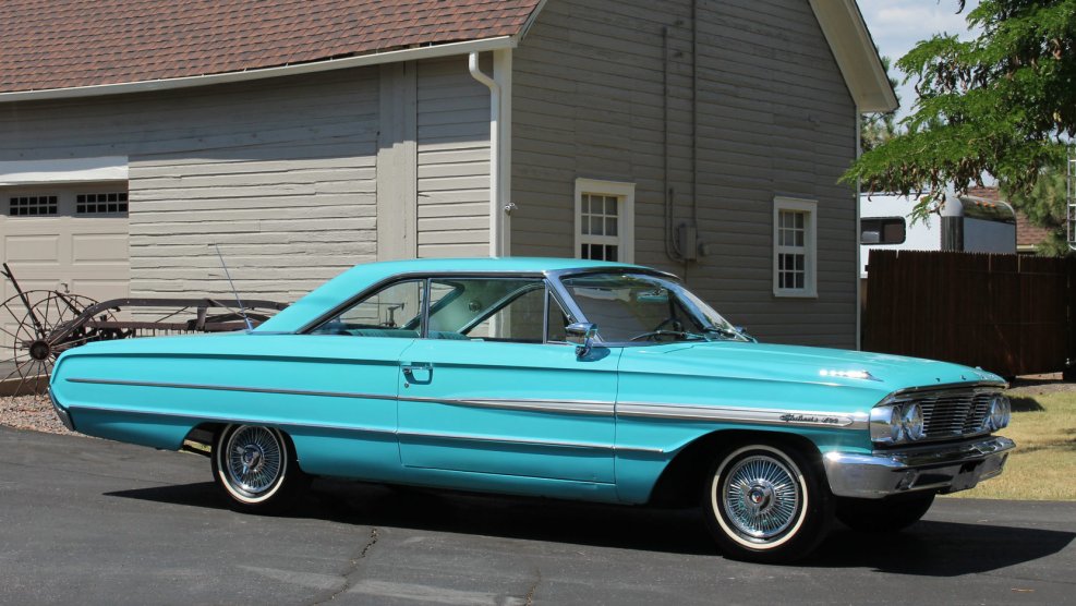 Ford Galaxie 500 girl